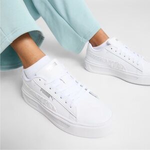 Puma Women’s Smash Platform v3 Sneaker Size 6 Rose Embossed Print